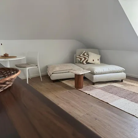 Urban Retreat - & Free Parking *